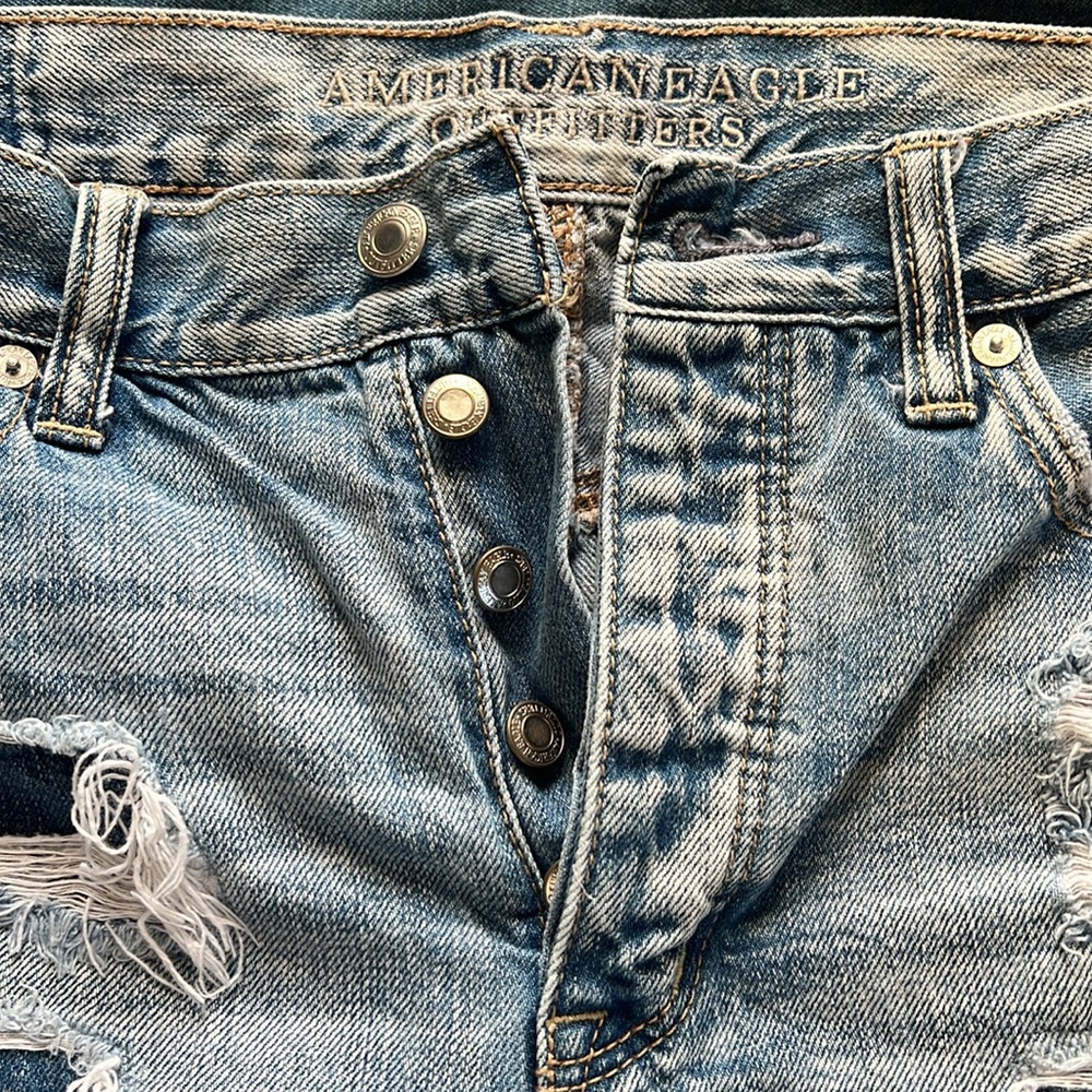 American Eagle Shorts - Picture 2 of 8
